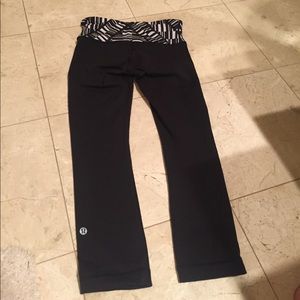 Lululemon wonder under crop leggings size 2