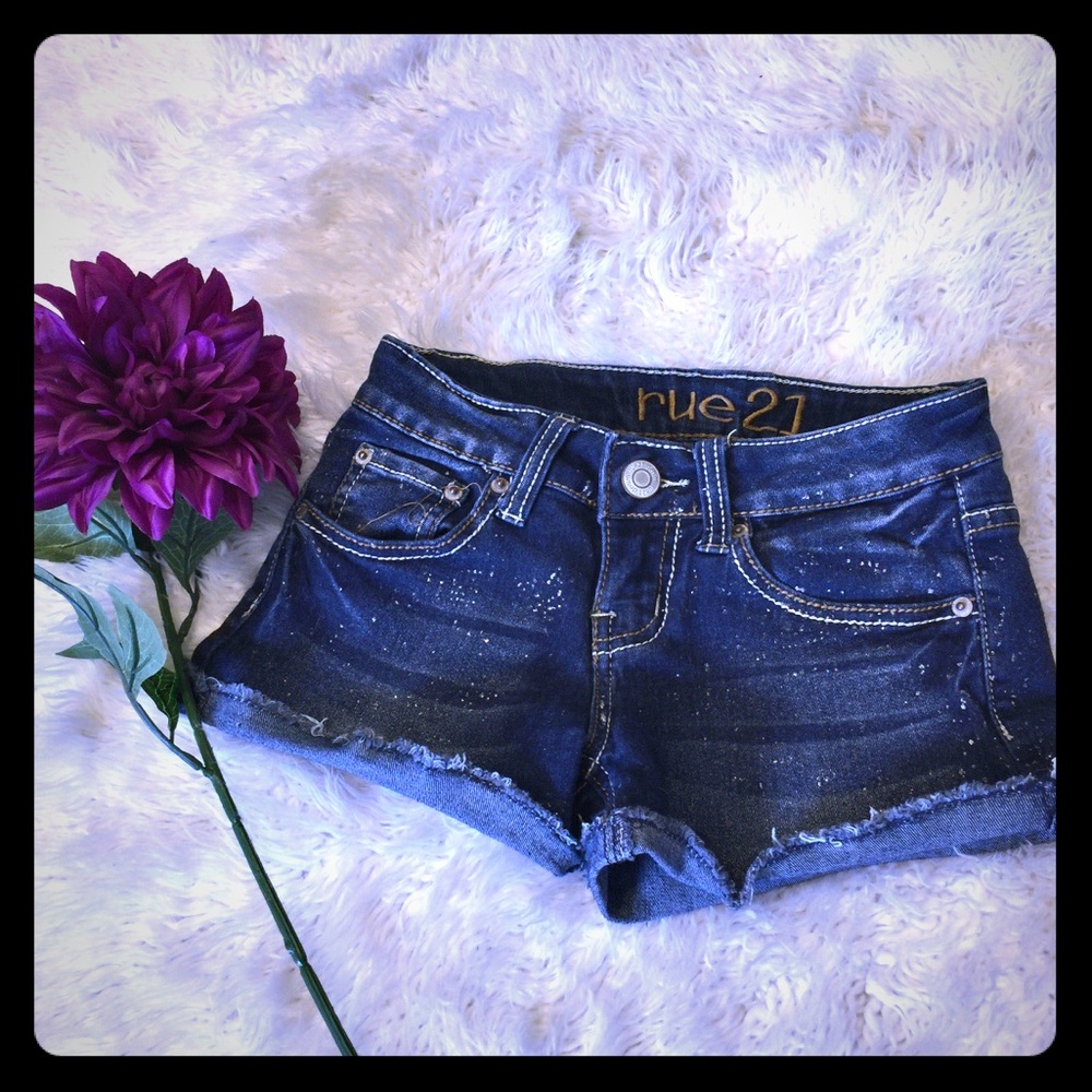 "rue21" Brand sparkles Jean short . Size 0/1.