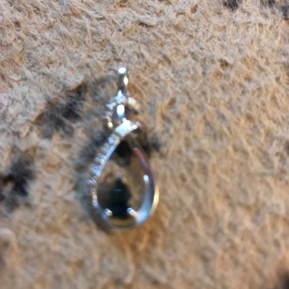 Diamond and sapphire pendant - Picture 3 of 3