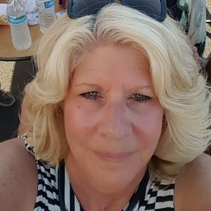 Meet your Posher, Debbie