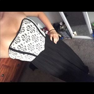 NWT STRAPLESS DRESS