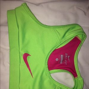 girls Nike sports bra with mesh in the back