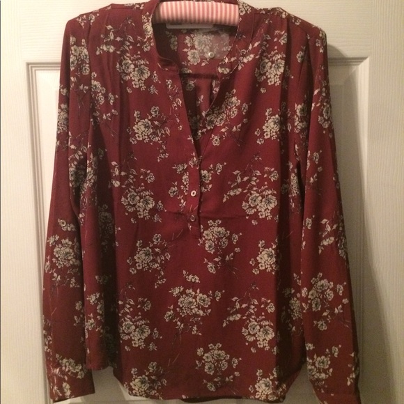 NWT FOREVER 21 Floral Quarter Button Top | S - Picture 2 of 6