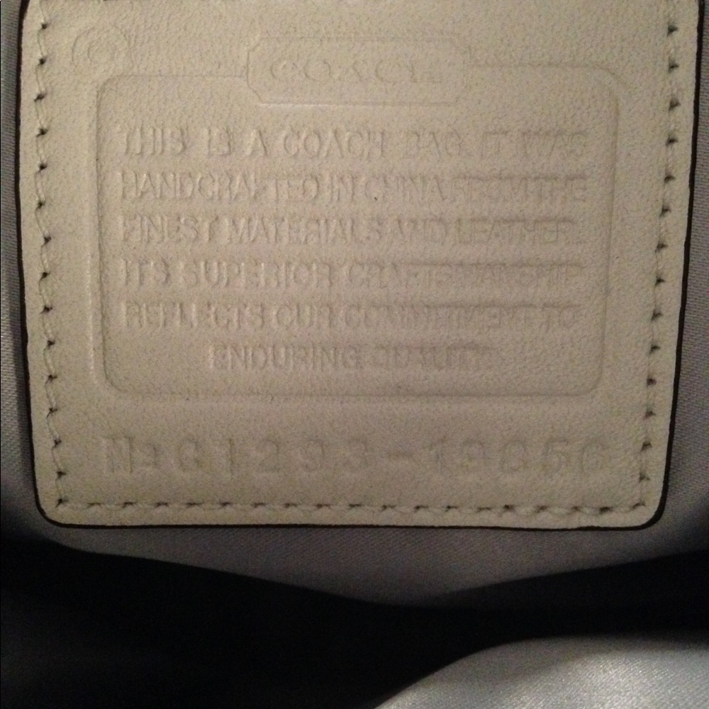 💯 Authentic Coach - Picture 6 of 7