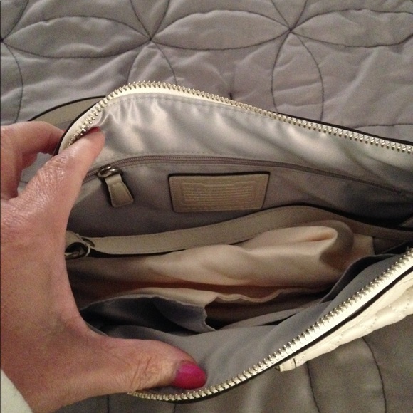 💯 Authentic Coach - Picture 3 of 7