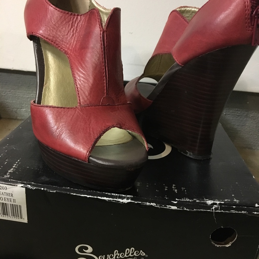 Shoes - Picture 2 of 2