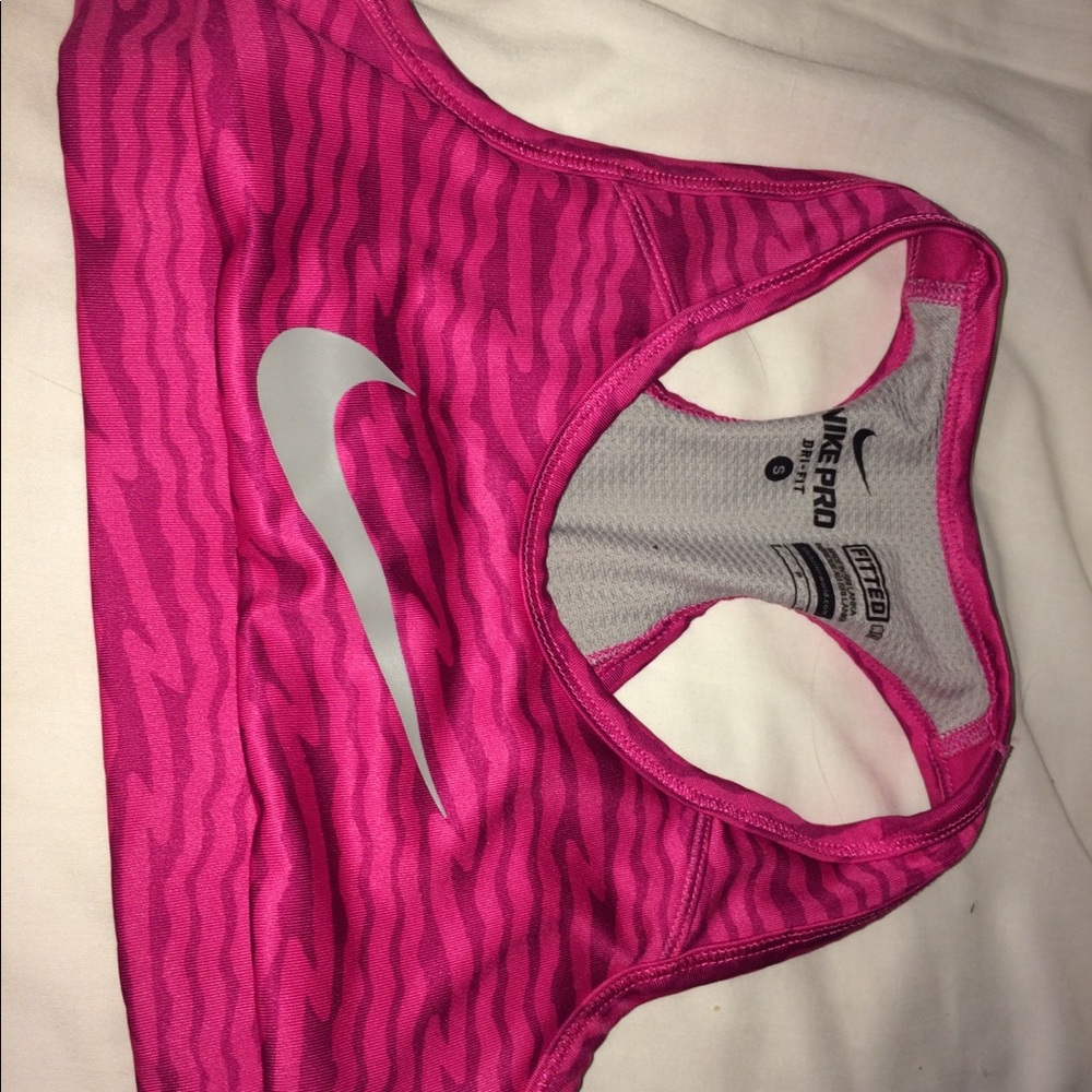 girls Nike sports bra