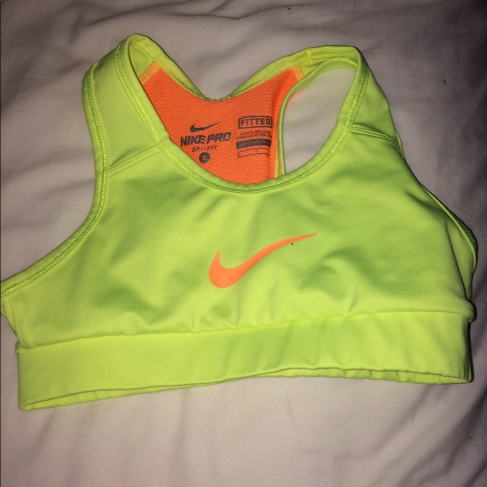 girls Nike sports bra