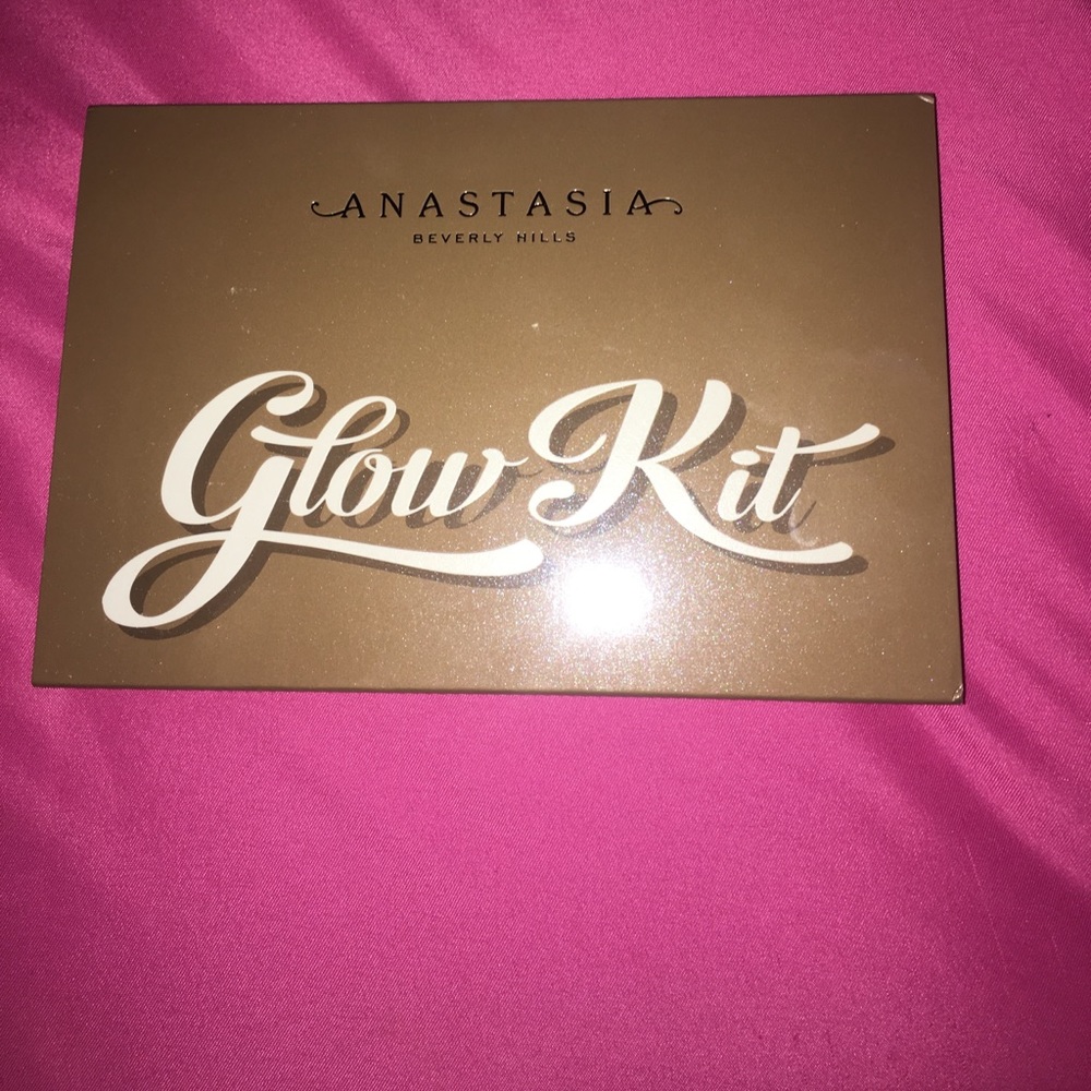 Anastasia Beverly Hills Ultimate Glow Kit