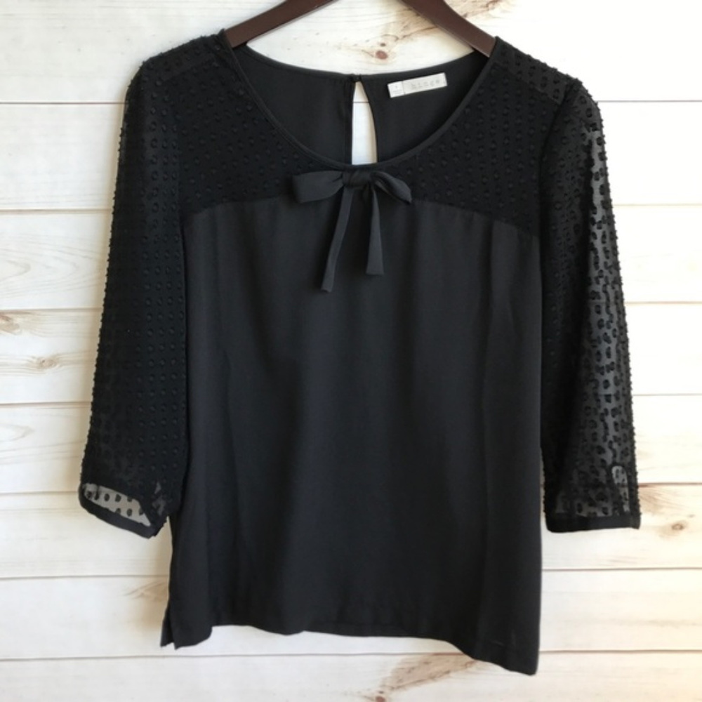 Hinge Size Small sheer sleeve blouse