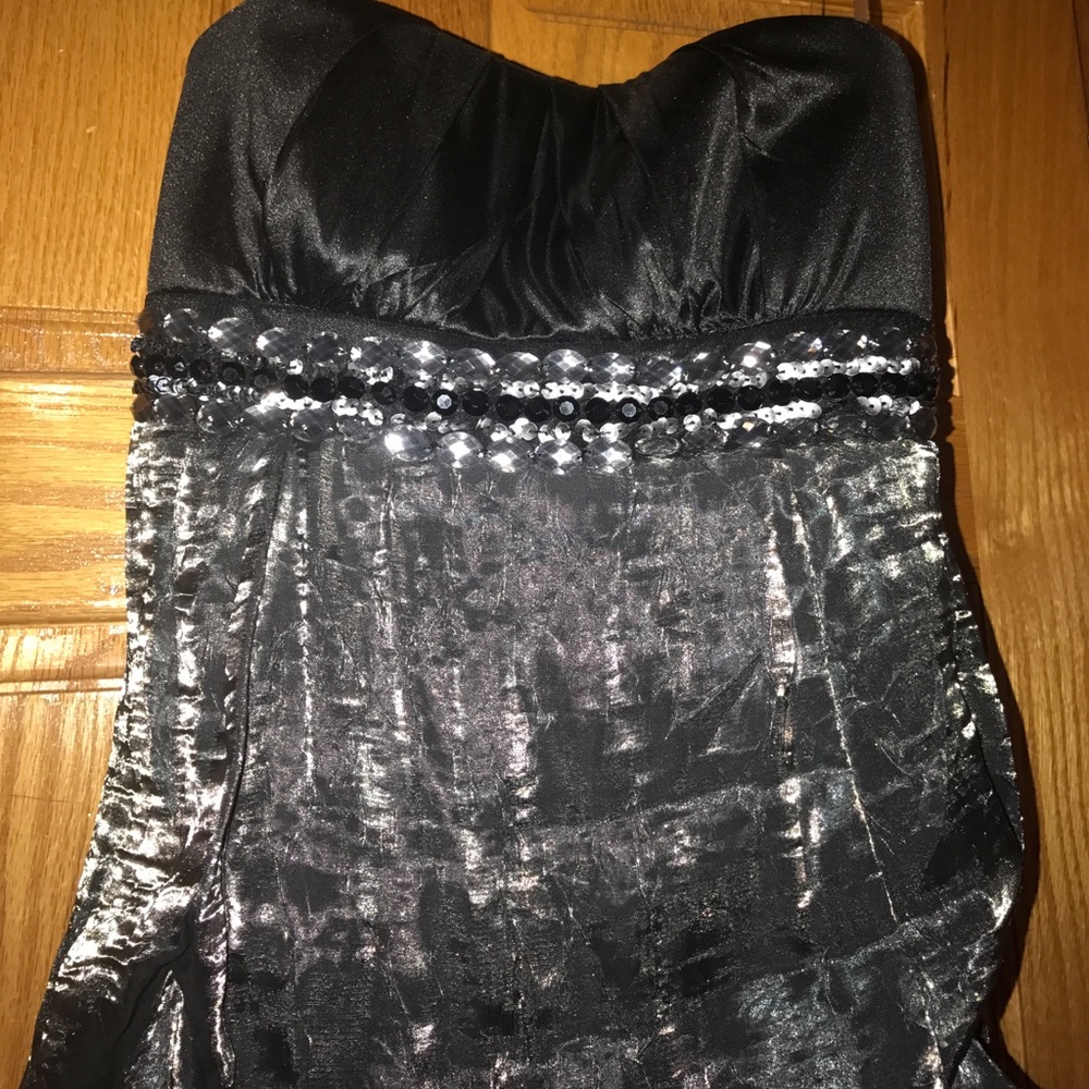 Dress - Picture 2 of 4