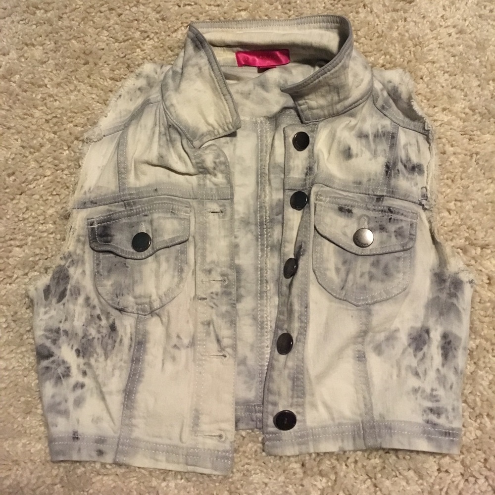 Distressed jean vest size large