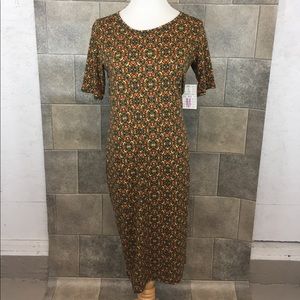 Medium LuLaRoe Julia Dress