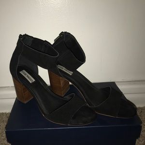 Steve Madden platform heel.