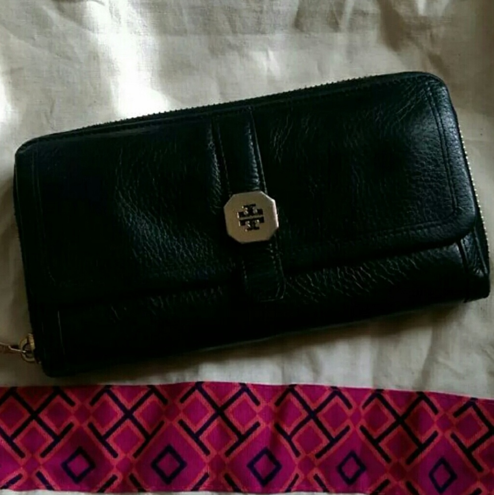 Tory Burch wallet