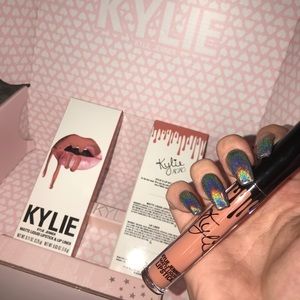 Kylie Jenner “DIRTY PEACH” Lip Kit