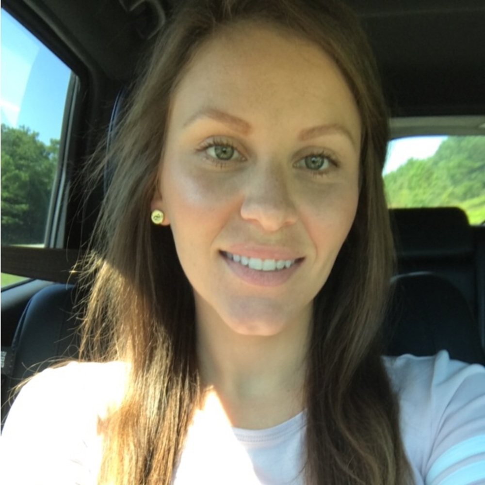 Meet your Posher, Cortney