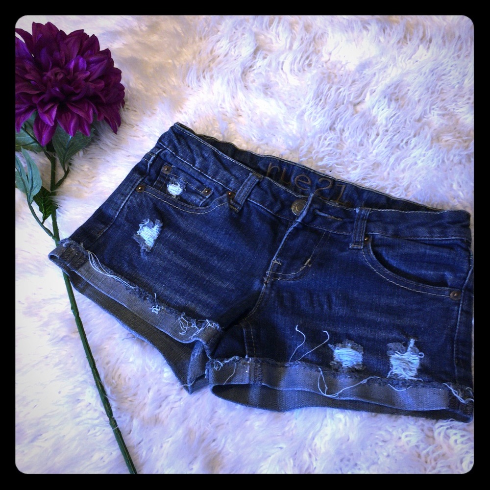 Brand new with out tag "rue 21" Jean short.