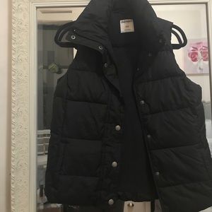 Black puffer vest