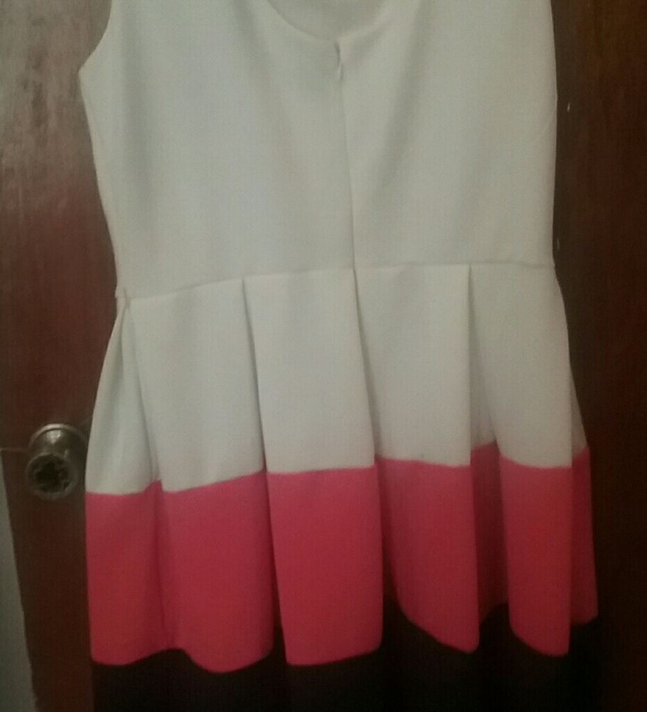 Dress - Picture 3 of 3
