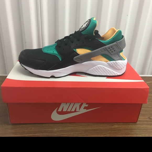 Authentic Nike Men’s Air Huarache - Picture 4 of 8