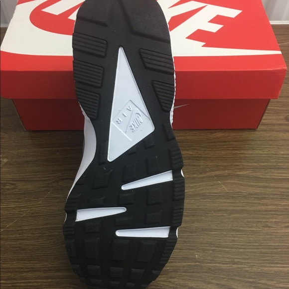 Authentic Nike Men’s Air Huarache - Picture 7 of 8