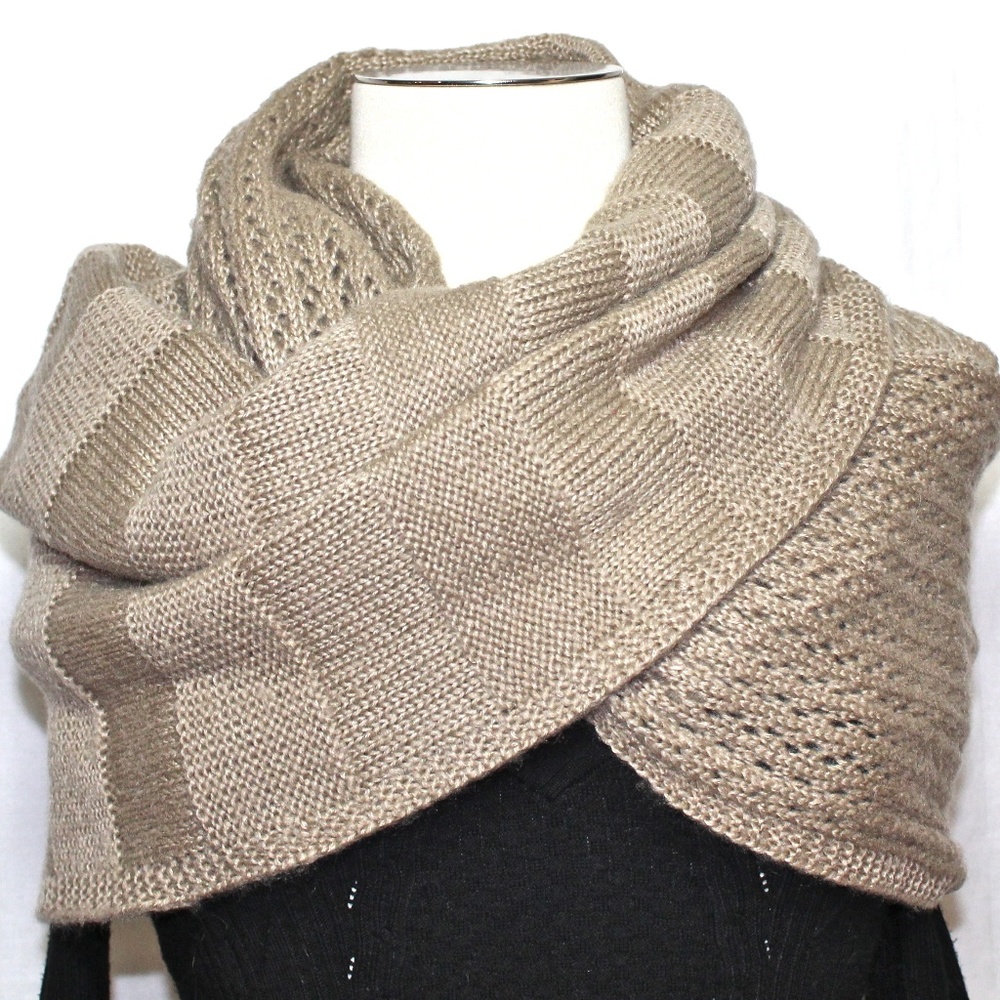REDUCED⬇️*HP*NWT★Nine West Tan Infinity Scarf—1 LEFT!