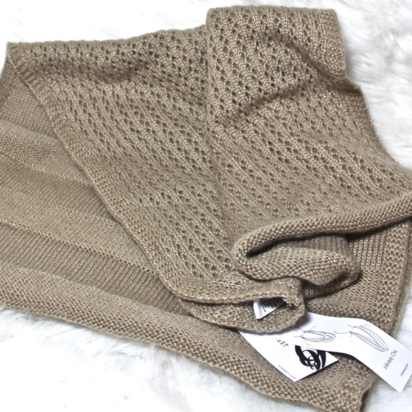 REDUCED⬇️*HP*NWT★Nine West Tan Infinity Scarf—1 LEFT! - Picture 6 of 8
