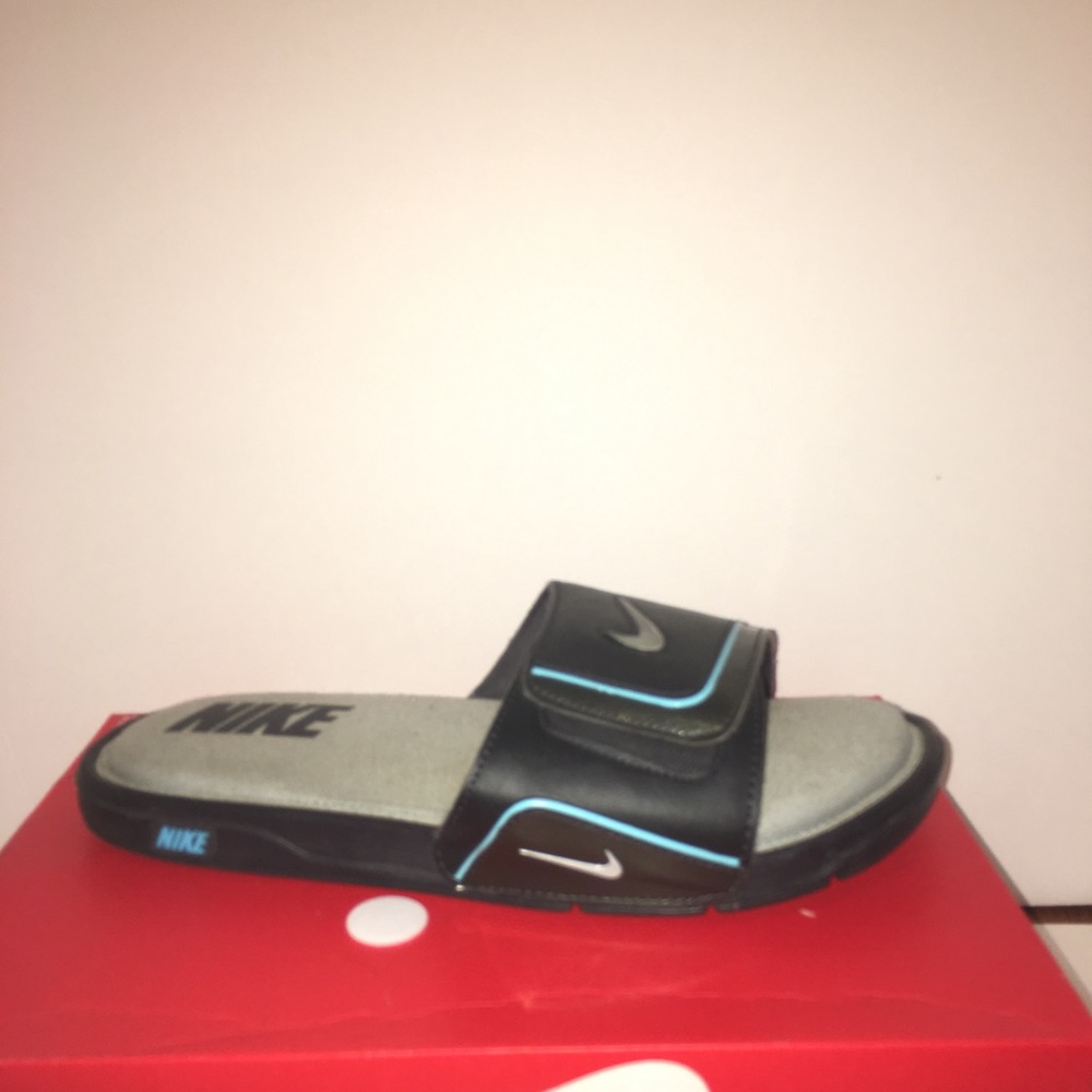 Nike slippers