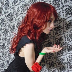 ⭐MUST GO⭐Red Curly Wig