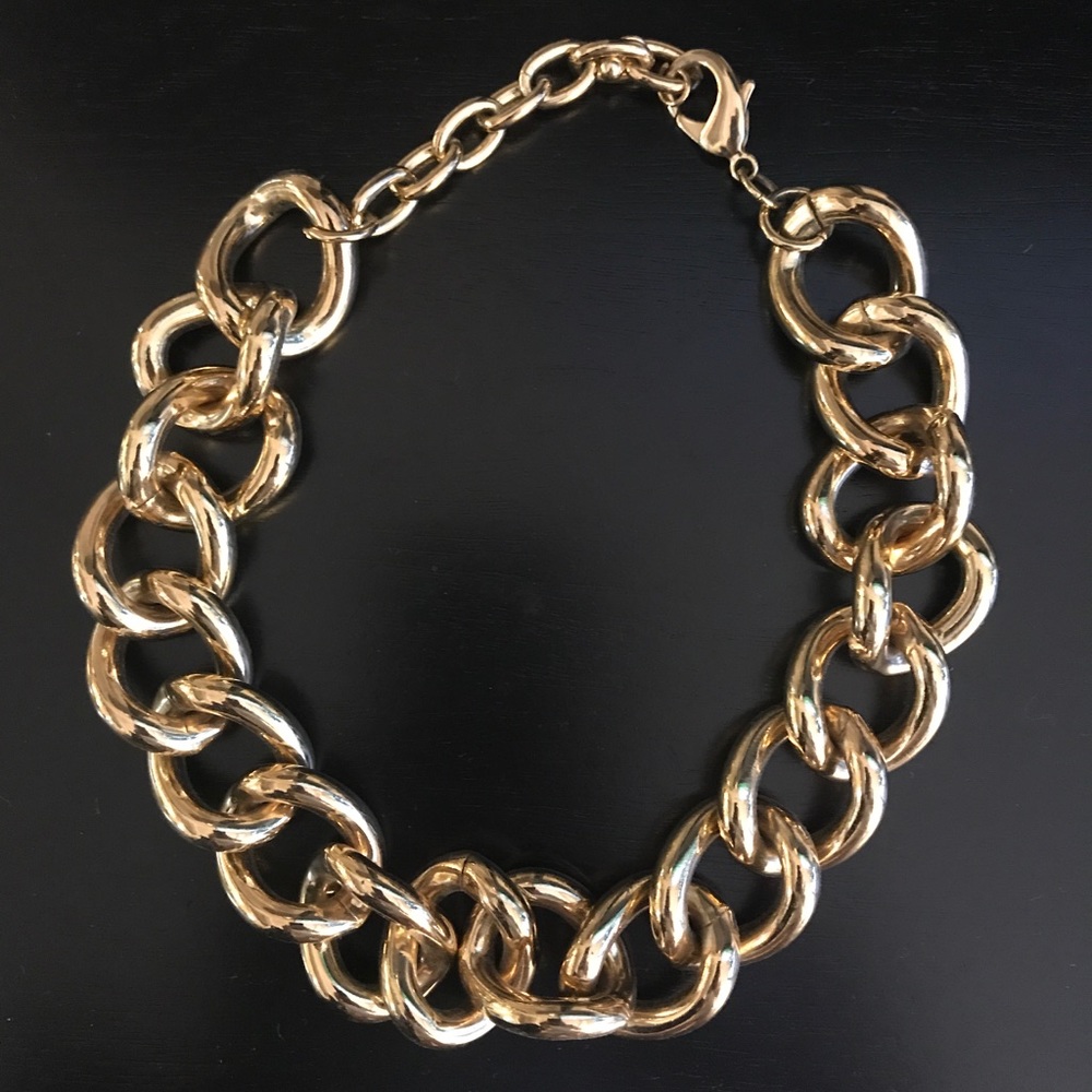 Gold chunky necklace