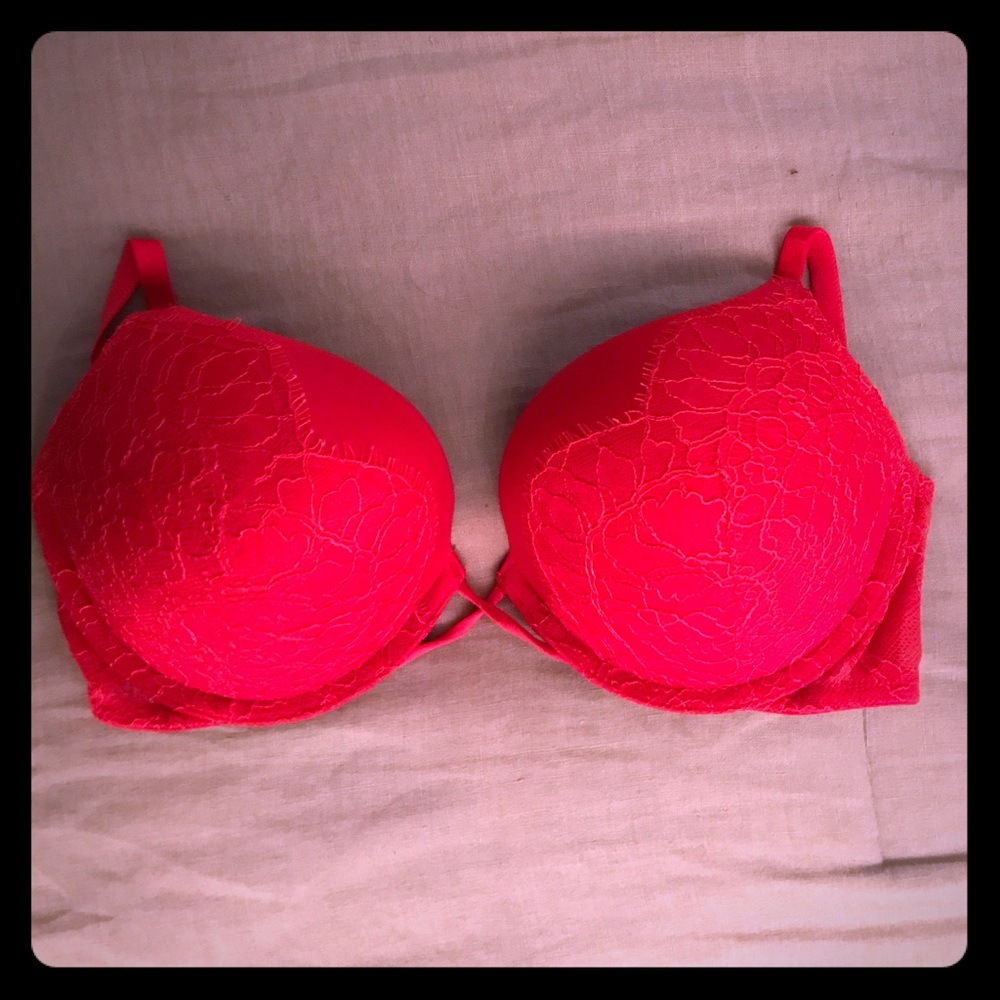 Victoria’s Secret Bombshell Bra ❤️