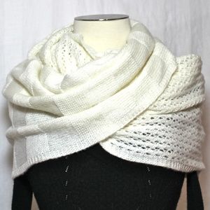 CLEARANCE⬇️NWT Creme Multi-Weave Infinity Scarf