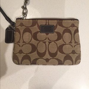 2000s Era Coach Wristlet - EUC Signature print