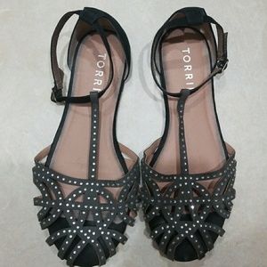 ADORABLE GREY W/ RHINESTONE SANDALS