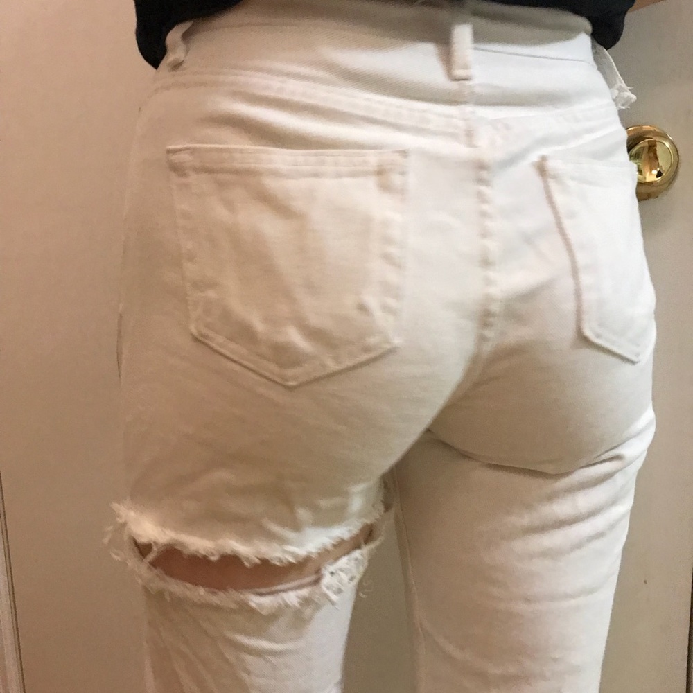 VINTAGE WHITE  MOM JEANS w/ rips SIZE 0-2