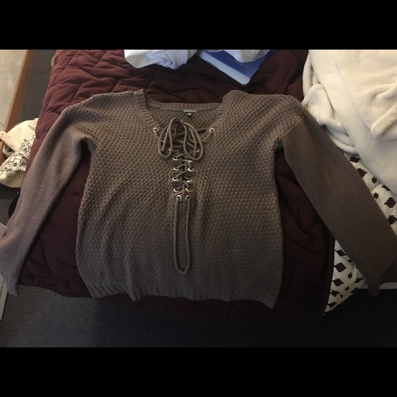 Cross lace Sweater - Picture 2 of 2