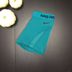 Nike Pro Hypercool shorts