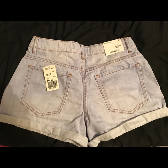 NWT High-rise denim shorts from Forever 21 - Picture 2 of 5