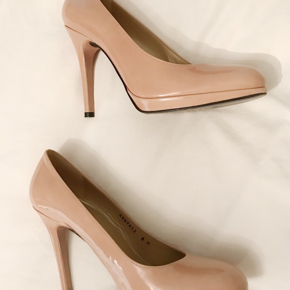 Stuart Weitzman Patent Pumps, PRACTICALLY NEW!! - Picture 3 of 6