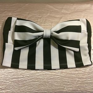 Cute bow crop top