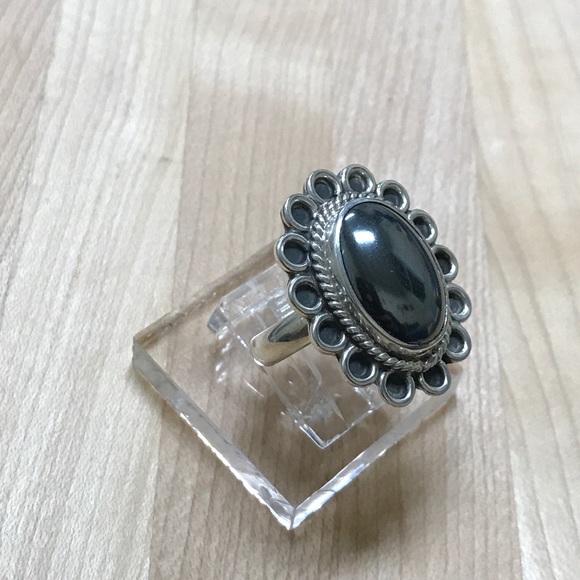 Ring - Picture 4 of 8