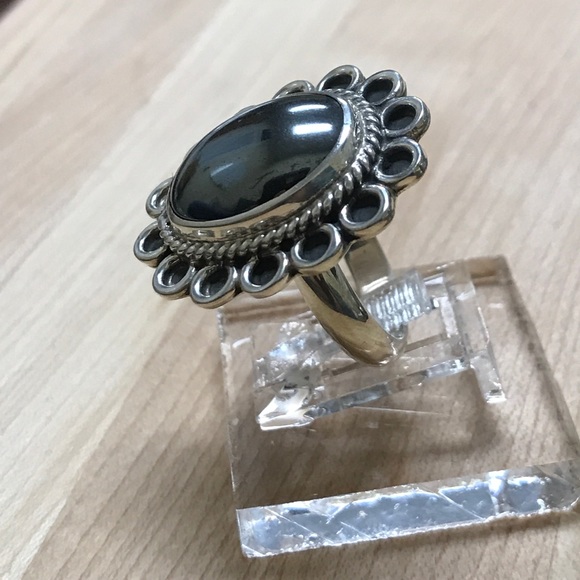 Ring - Picture 3 of 8