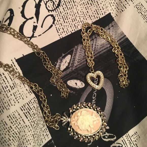 2 for 1 NEW necklaces - Picture 1 of 5