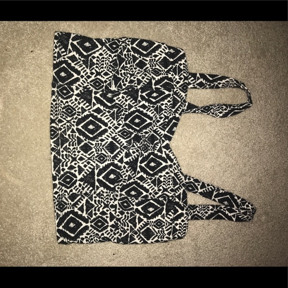 Black and white Aztec crop top - Picture 1 of 2