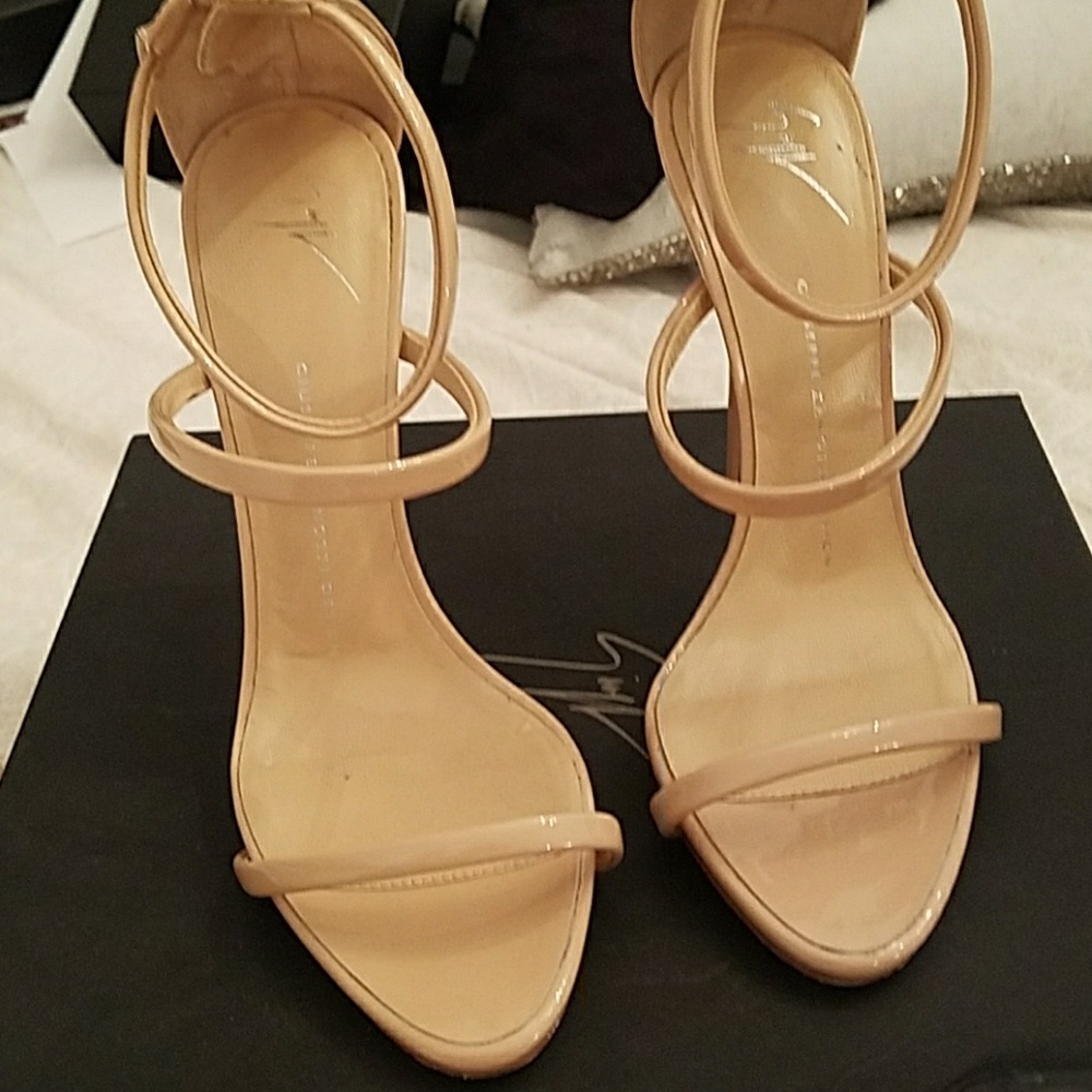 Nude Giuseppe heels