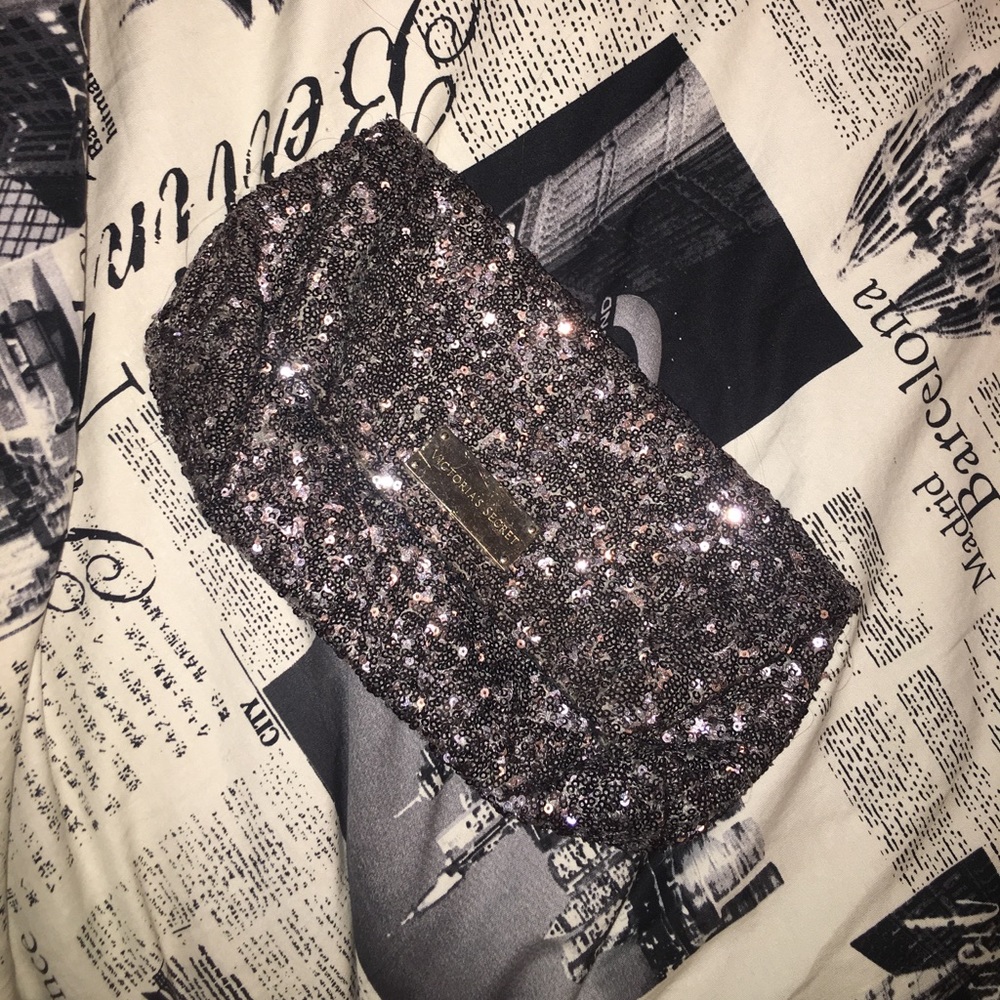 Sparkly clutch