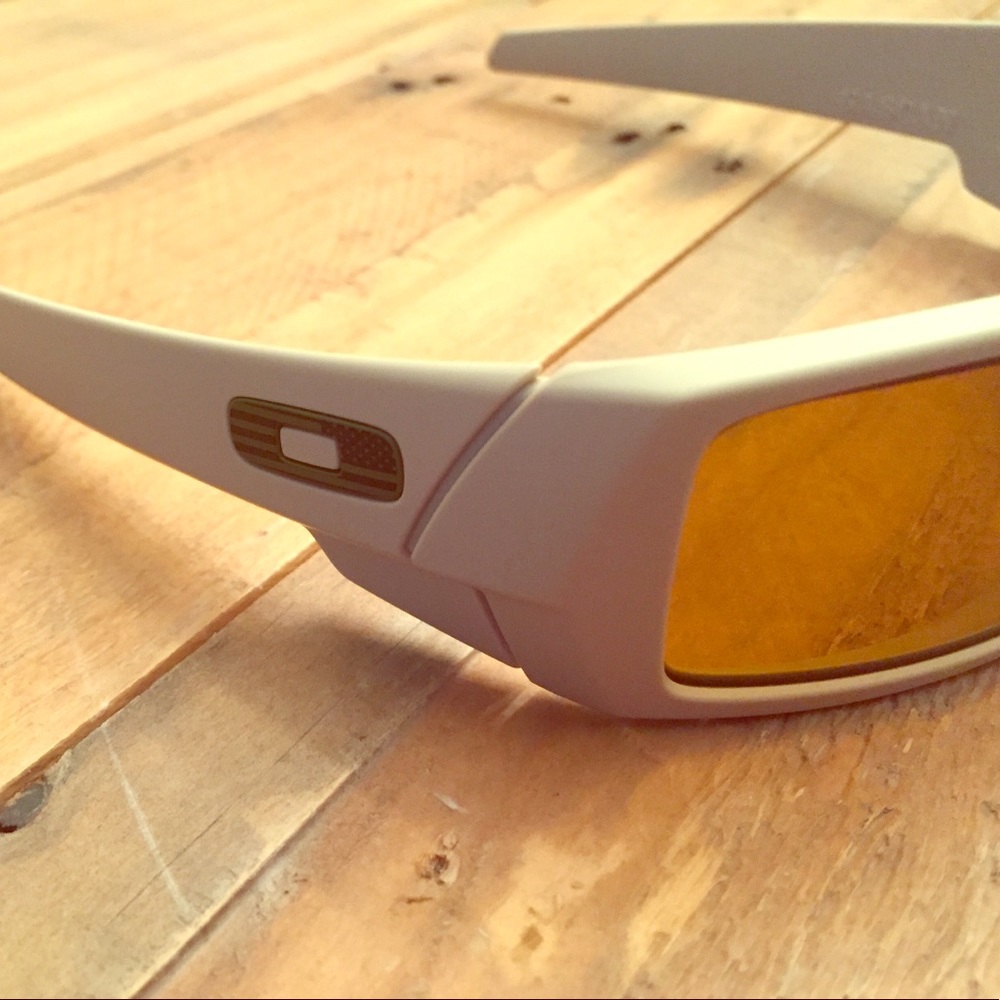 New in box OAKLEY's