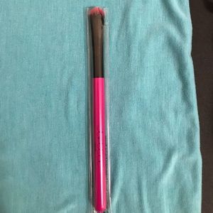 Lottie London Perfectly Precise Brush