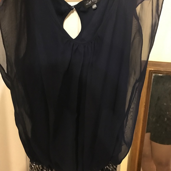 Dress with sequin bottom - Picture 2 of 5